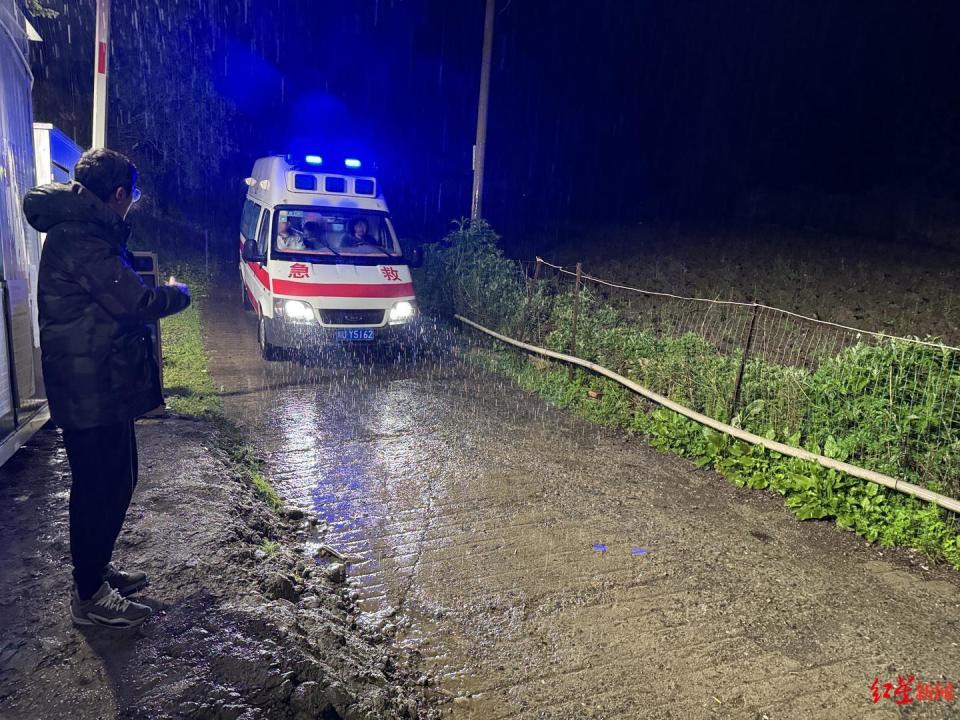 百家樂：四川理縣遊客登山墜亡幕後：5人網上組團登山，抄近路返廻其中1人墜崖